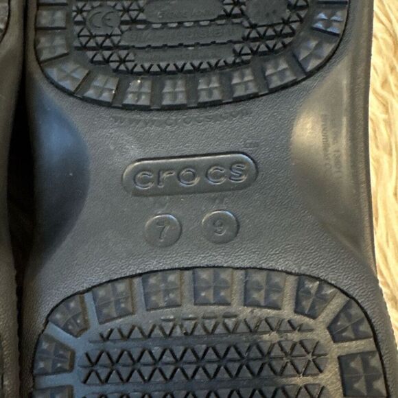 Crocs slip resistant black clogs size 7 men 9 women - Picture 7 of 7